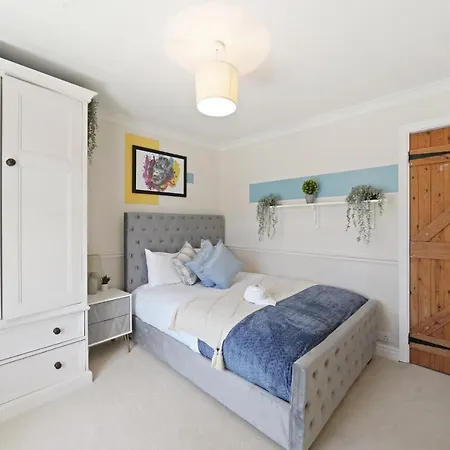 Boutique - Hottub - Games - Parking Holiday home