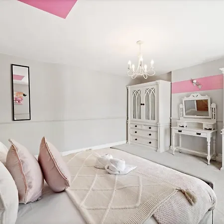 Holiday home Boutique - Hottub - Games - Parking Bristol